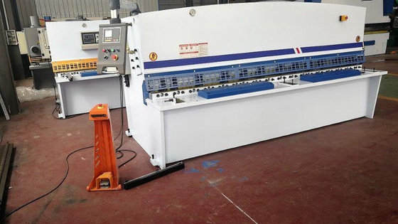 6mm 2500mm Cnc Shear Machine แผ่นโลหะไฮดรอลิก Qc12y-6x2500