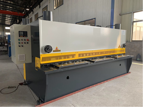 70 80 Ton Metal Ironworker Machine Press Brake เครื่องเจาะและตัดไฮดรอลิก