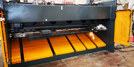 Slitting Cnc เครื่องตัดแผ่นโลหะเครื่องตัดแผ่นกด Qc12k-4x3200