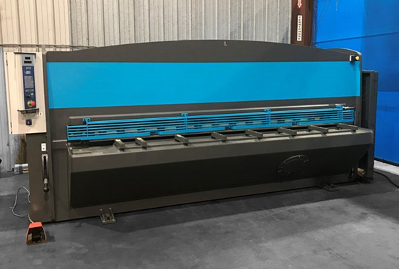 แผ่นโลหะ Cnc เครื่องตัดกิโยตินอัตโนมัติ E21s ระบบ QC12Y-4x3200
