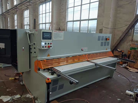 อัตโนมัติ CNC ไฮดรอลิก Shearing Machine โลหะเหล็กอ่อน
